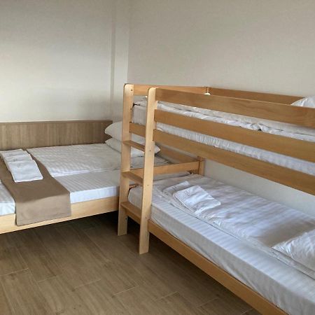 亚霍里纳Vila Trnovo公寓 外观 照片