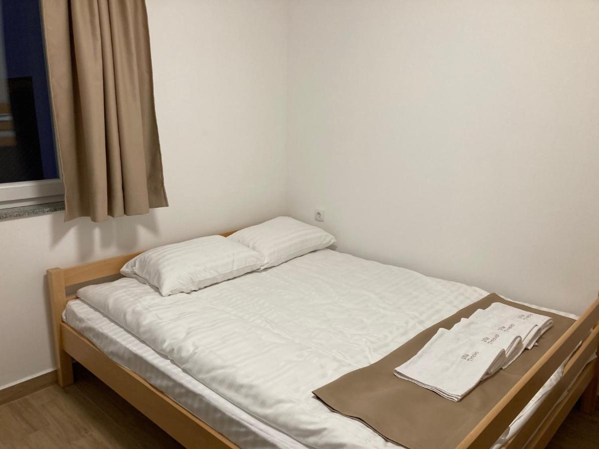 亚霍里纳Vila Trnovo公寓 外观 照片