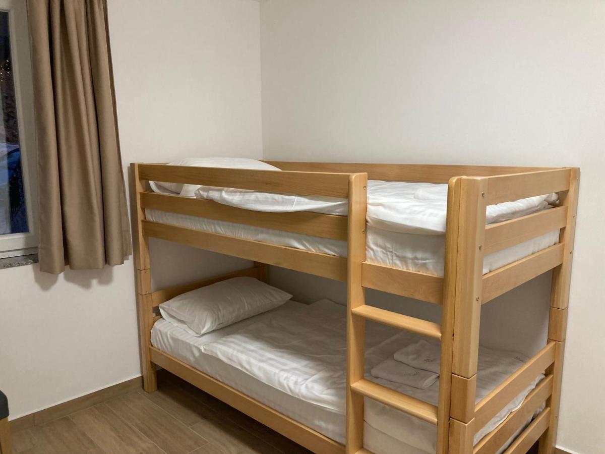 亚霍里纳Vila Trnovo公寓 外观 照片