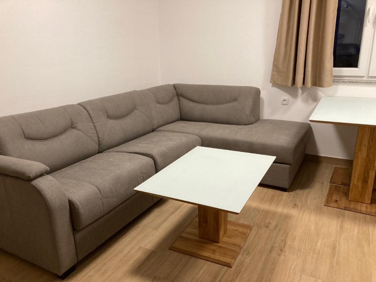 亚霍里纳Vila Trnovo公寓 外观 照片